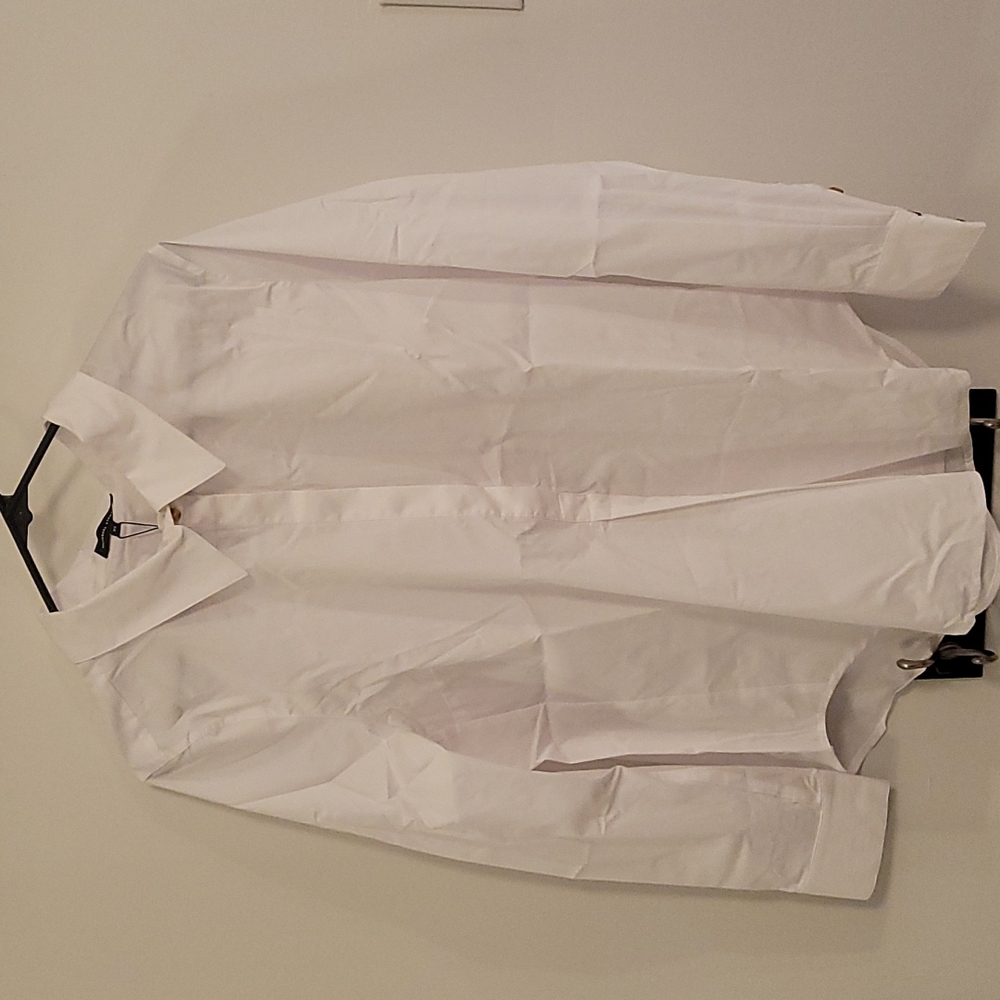NWT Universal Standard XS white shirt